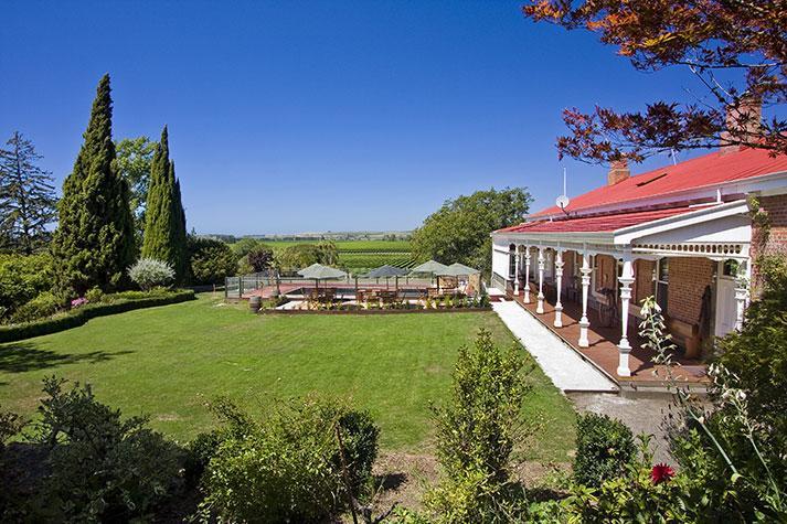 Ugbrooke Country Estate Hotel Lower Dashwood Exterior photo